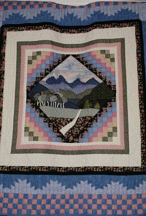 quilt -by Lucile Durtschi Edlefsen Raised $1000.jpg - 30106 Bytes